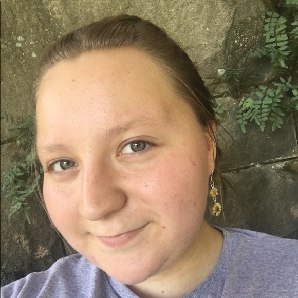 Meet your Posher, Julia - Picture 1 of 1